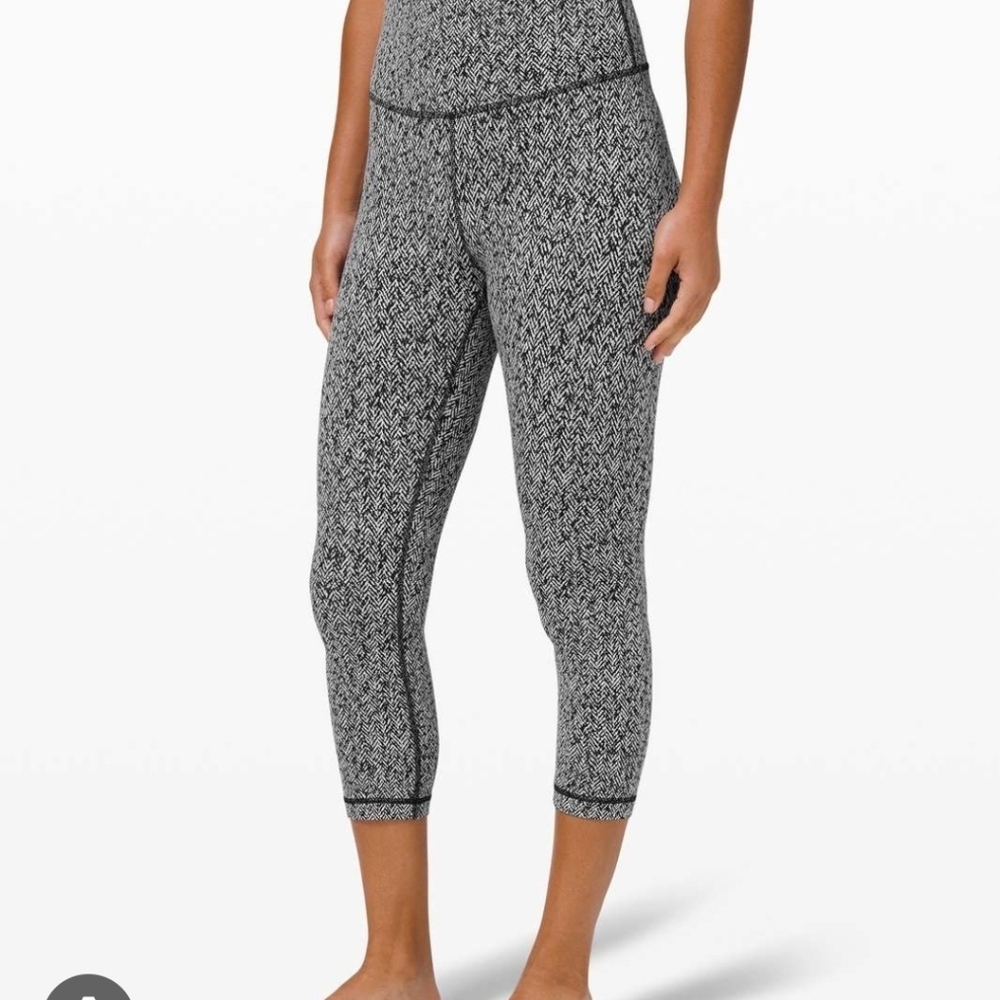 Lululemon Wunder Under High Rise Crop Leggings Women’s Size 6 Herringbone Black